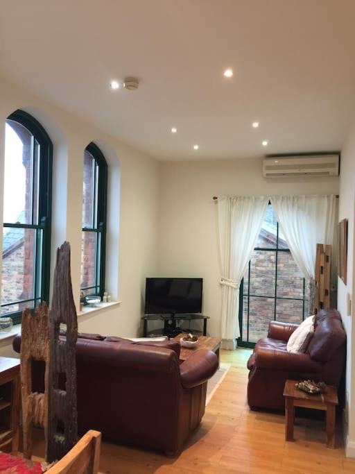 Converted Chapel Filey Floor To Ceiling Arch Window Luaran gambar