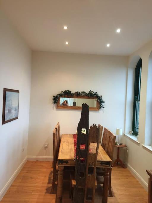 Converted Chapel Filey Floor To Ceiling Arch Window Luaran gambar