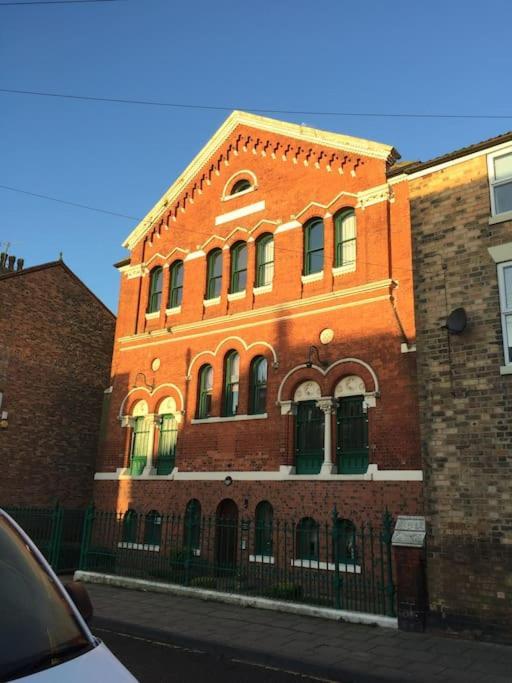 Converted Chapel Filey Floor To Ceiling Arch Window Luaran gambar