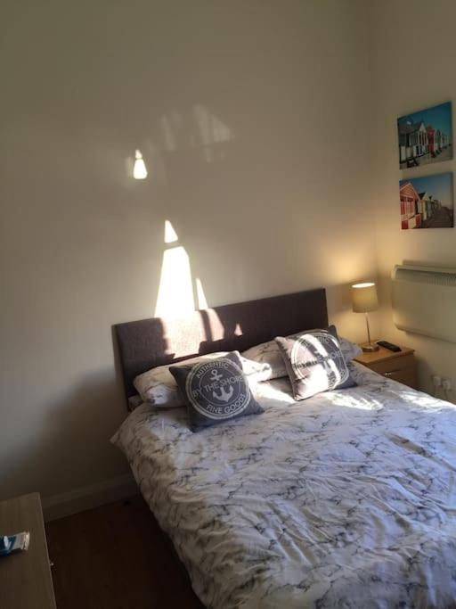 Converted Chapel Filey Floor To Ceiling Arch Window Luaran gambar